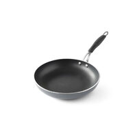 Tigaie Professional, 20 cm diametru x 4,4 cm inaltime, baza 14 cm, din aluminiu durabil cu strat anti-aderent Teflon Platinium Plus, Hendi, potrivita pentru toate sursele de caldura